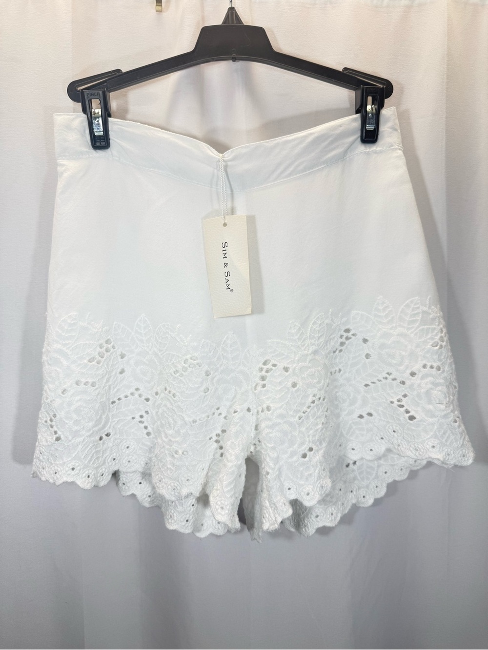 Sims & Sam White Eyelet Scalloped Hem Skort Shorts